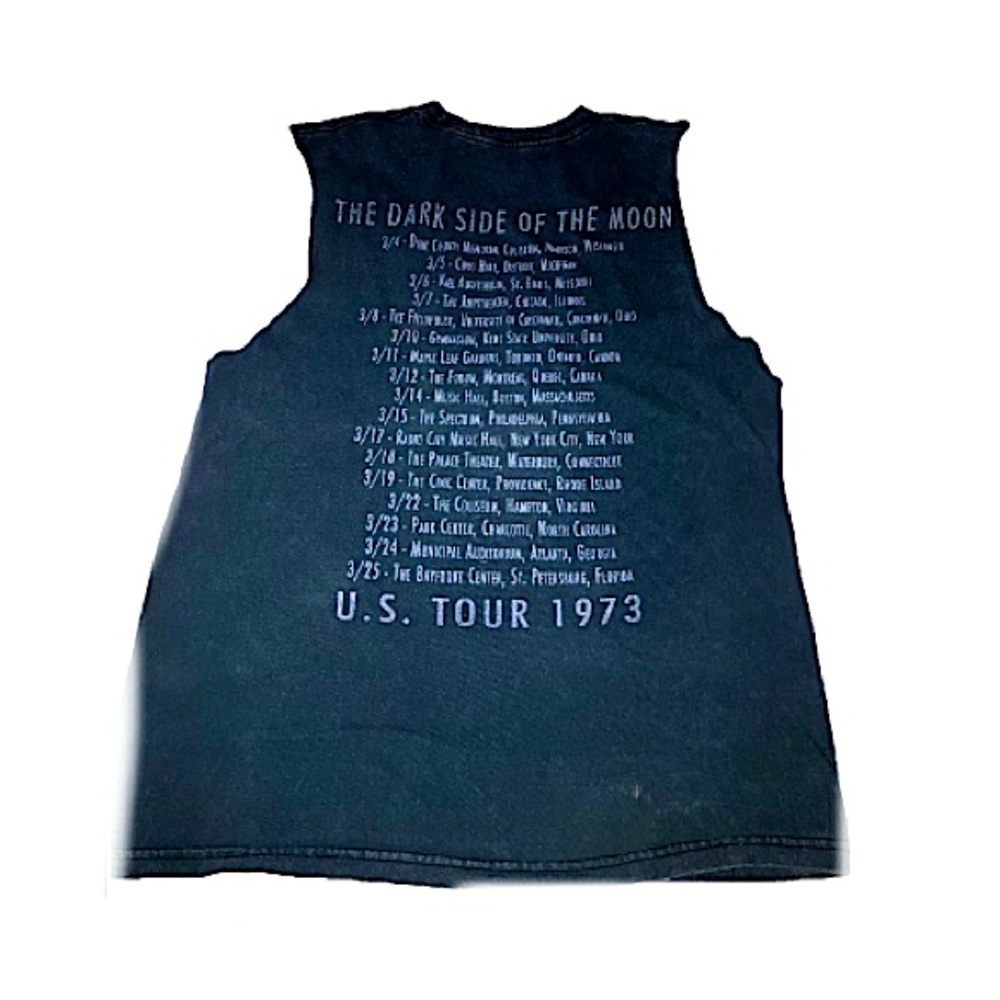 Vintage Pink Floyd 1973 Tour Shirt
Sleeves cut off as shown 
Final sale